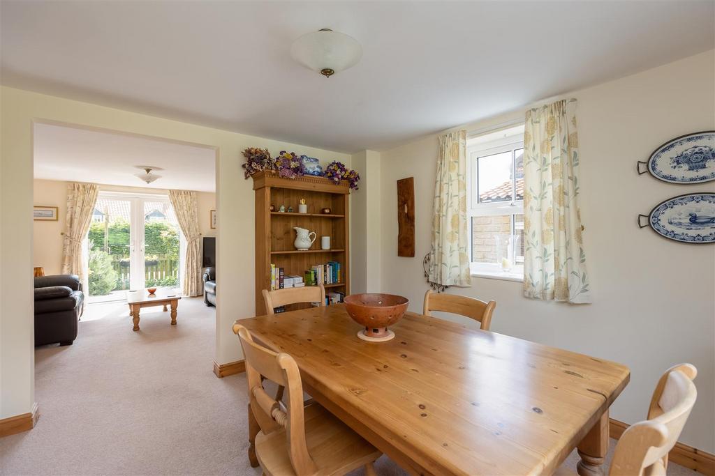 Clog Cottage Dining Room-4.jpg