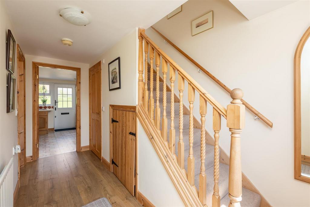 Clog Cottage Hallway-2.jpg