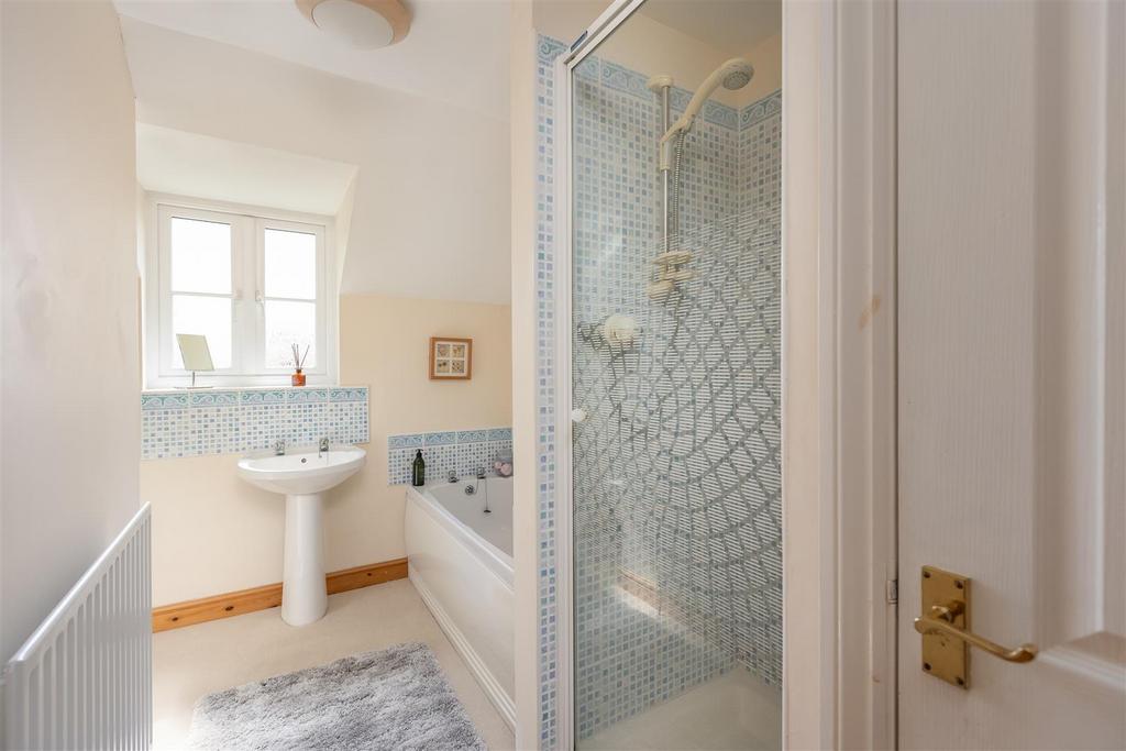 Clog Cottage Bathroom.jpg