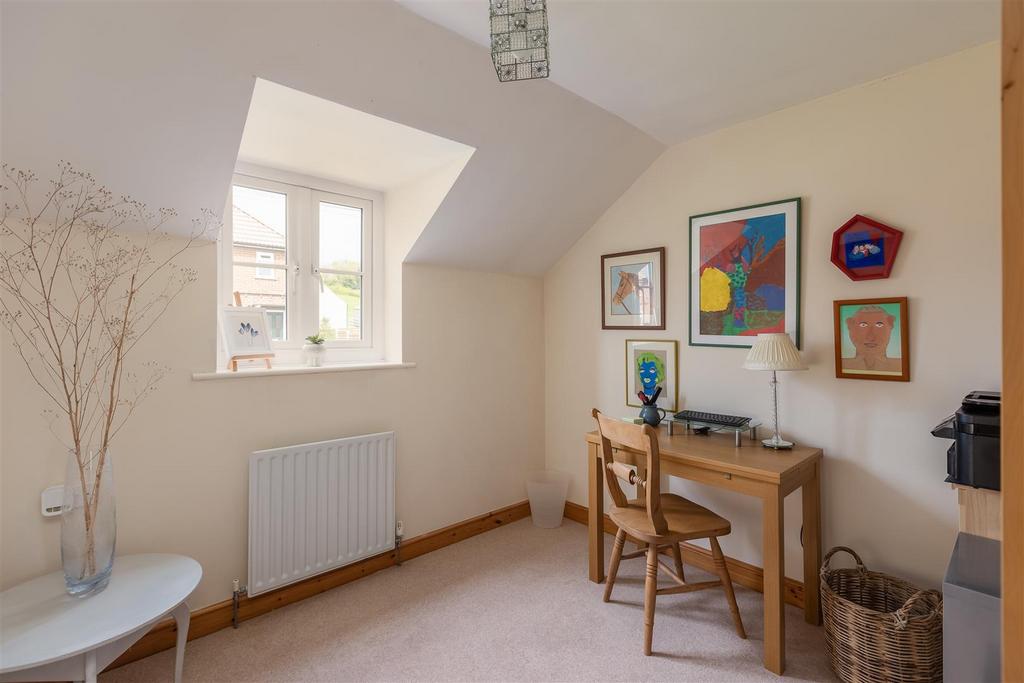 Clog Cottage Bedroom 3.jpg