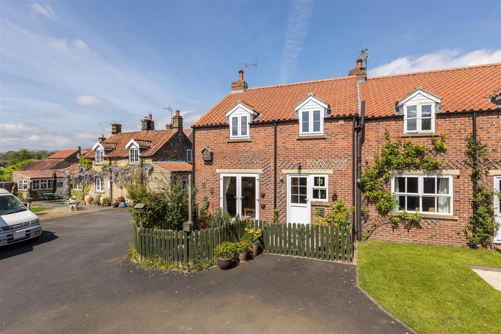 Clog Cottage External-5.jpg