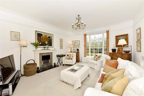 4 bedroom terraced house to rent, Little Shardeloes, High Street, Old Amersham, Buckinghamshire, HP7