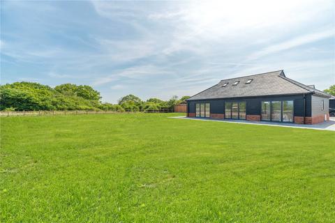 3 bedroom bungalow for sale, Sunnyside Farm, Inglefield Road, Fobbing, Stanford-le-Hope, SS17