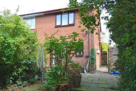 1 April Close, Oldham, OL8 2XQ