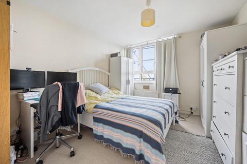 1 bedroom flat for sale, Cazenove Road, London. N16