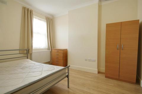House share to rent, Strode Road, Willesden, London