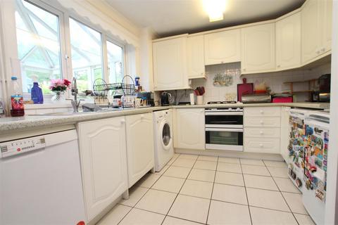 3 bedroom semi-detached house for sale, Hornchurch Road, Southampton