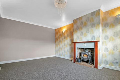 2 bedroom detached house to rent, High Street, Woodford NN14