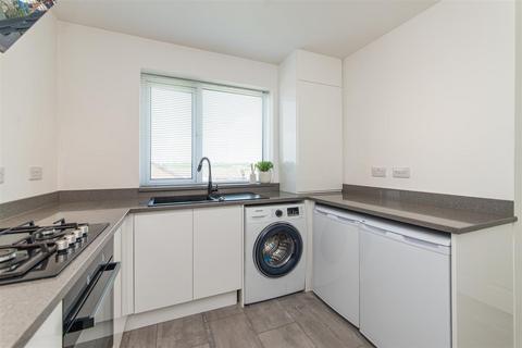 2 bedroom flat for sale, St Cuthberts Road, Fenham, Newcastle Upon Tyne