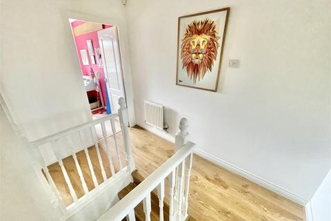 8 Jacobs Meadow, Portishead, Bristol, BS20 7LN