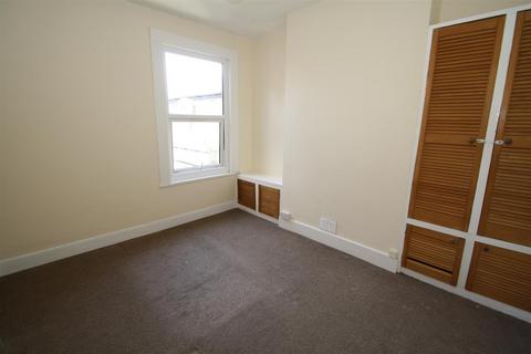 2 bedroom property to rent, Beedell Avenue, Westcliff-On-Sea