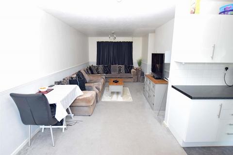 3 bedroom end of terrace house for sale, Somerset Close, Chatham