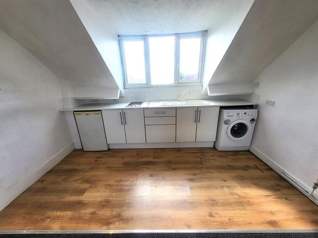 Kitchen Area.jpeg