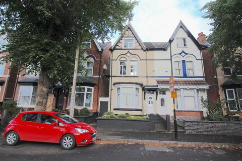 4 bedroom semi-detached house for sale, Francis Road, Birmingham B33