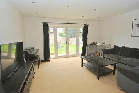 4 bedroom house for sale, Hughes Road, Ashford TW15