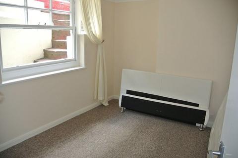 2 bedroom flat to rent, Upper Rock Gardens, Brighton, BN2 1QE