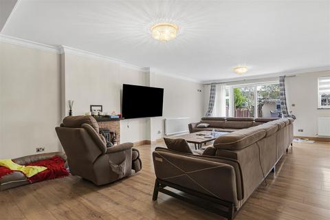 4 Beech Avenue, Enfield, EN2 9DD