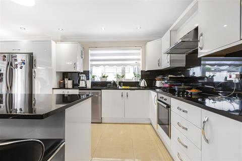 4 Beech Avenue, Enfield, EN2 9DD
