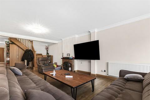 4 Beech Avenue, Enfield, EN2 9DD