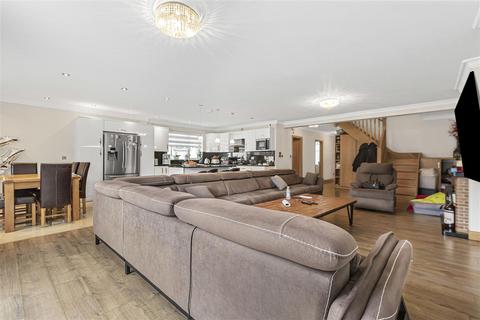 4 Beech Avenue, Enfield, EN2 9DD