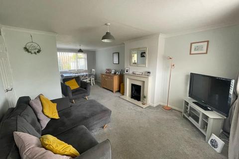 64 Goss Drive, Street, BA16 0RR