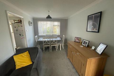 64 Goss Drive, Street, BA16 0RR