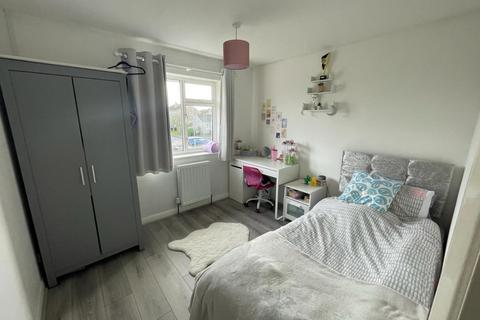 64 Goss Drive, Street, BA16 0RR