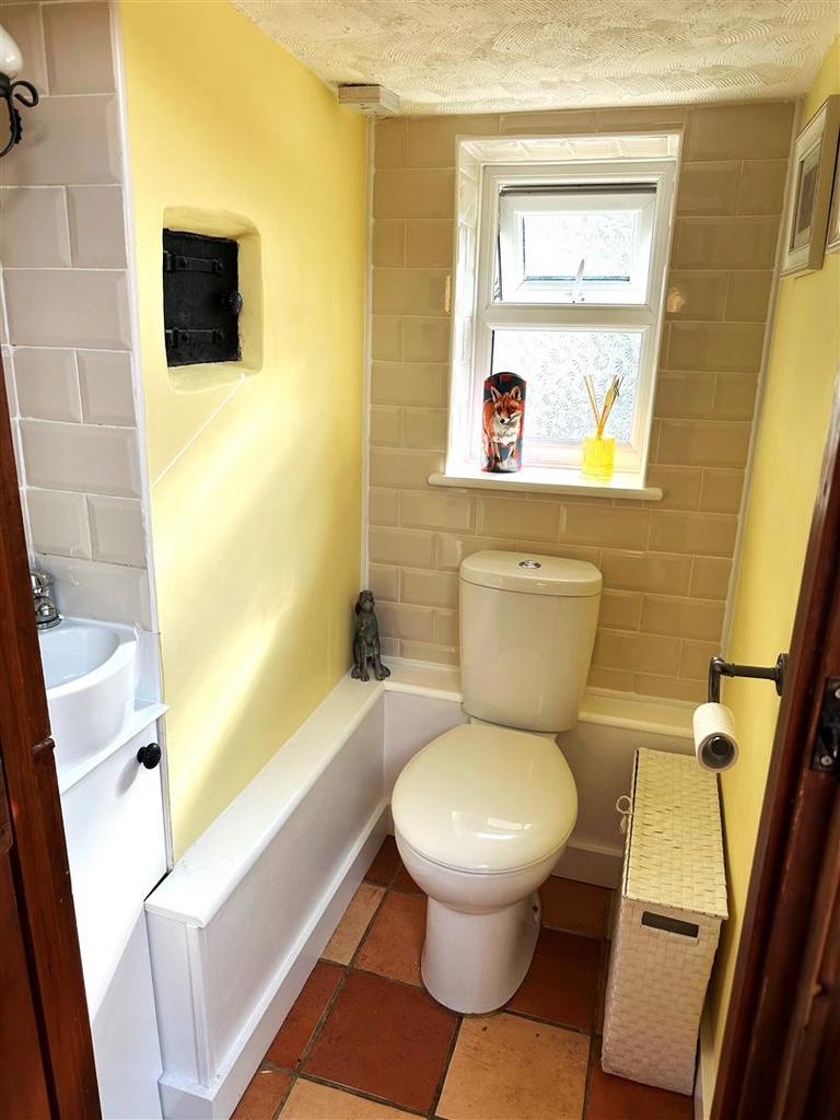 Wc227.jpg
