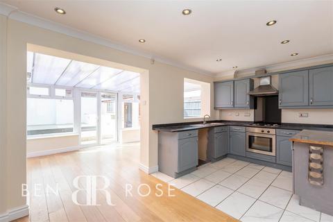 38 Kennett Drive, Leyland, PR25 3QX