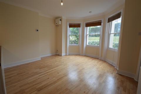 1 bedroom flat to rent, Grove Road, Surbiton