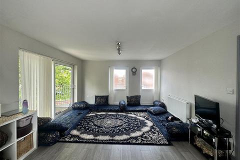 2 bedroom flat for sale, Harrison House, Seven Kings, IG3