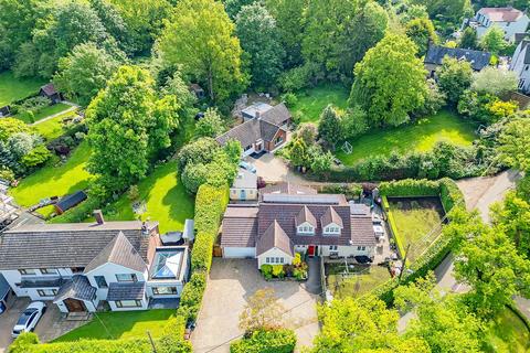 3 bedroom detached house for sale, Horse & Groom Lane, Galleywood Common