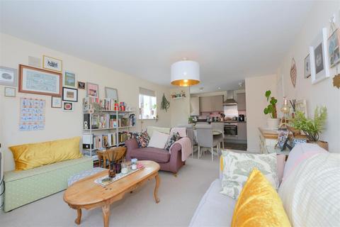 2 bedroom apartment for sale, Poplar Close, Spring Gardens, Shrewsbury