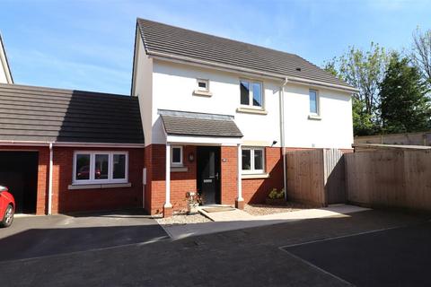 4 bedroom link detached house for sale, Osborne Gardens, Barnstaple