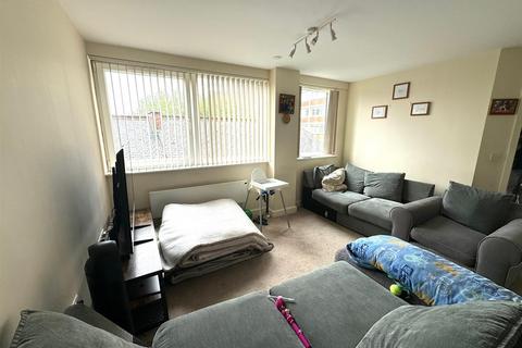 2 bedroom apartment to rent, Gower Street, Derby DE1
