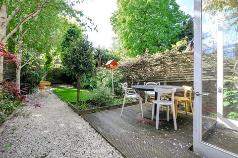 4 bedroom terraced house for sale, Narford Road, Stoke Newington