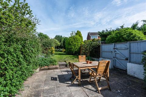 54 Planks Lane, Wombourne, Wolverhampton, WV5 9HG