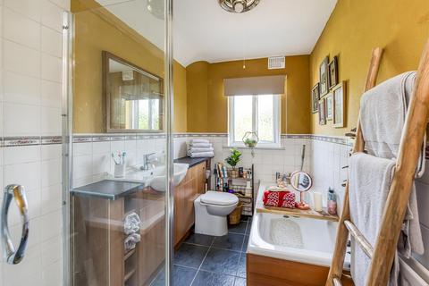 54 Planks Lane, Wombourne, Wolverhampton, WV5 9HG