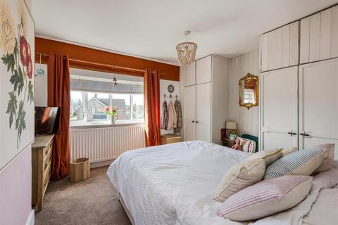 54 Planks Lane, Wombourne, Wolverhampton, WV5 9HG