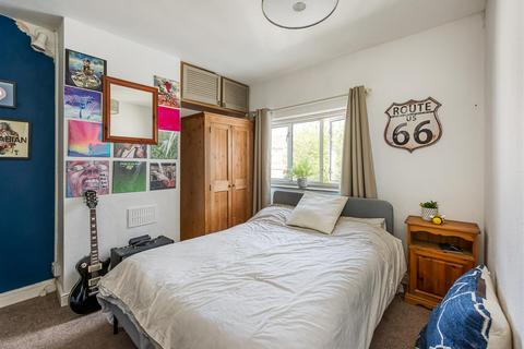 54 Planks Lane, Wombourne, Wolverhampton, WV5 9HG