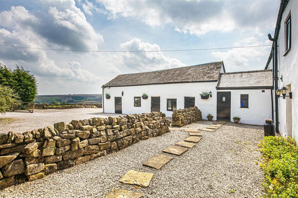 Forecourt and barn/garage