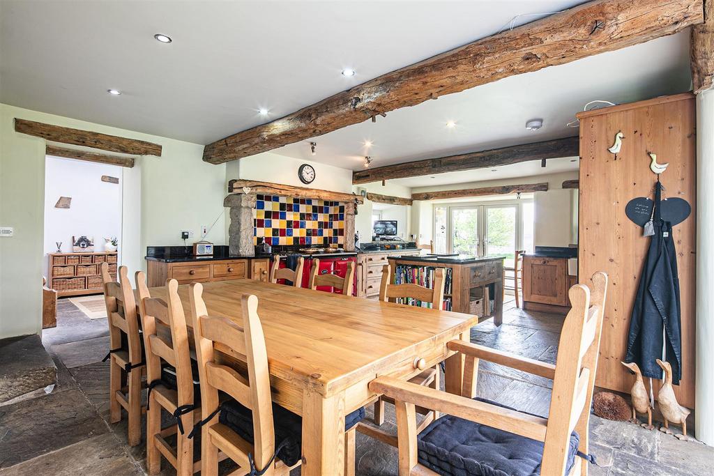 Dining area in kitchen