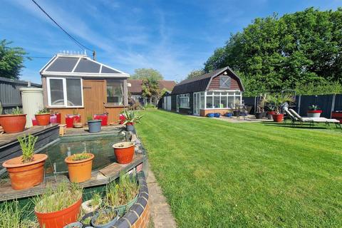 Oak View Green Lane, Little Burstead, Billericay, CM12 9TT