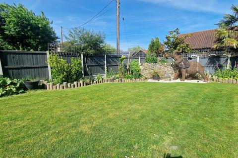Oak View Green Lane, Little Burstead, Billericay, CM12 9TT
