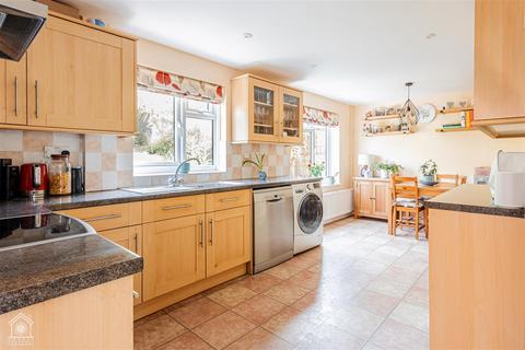 3 bedroom semi-detached house for sale, London Close, Dorchester DT2