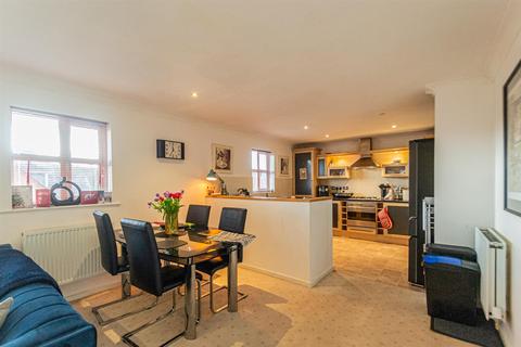 2 bedroom apartment to rent, Bourchier Way, Warrington WA4