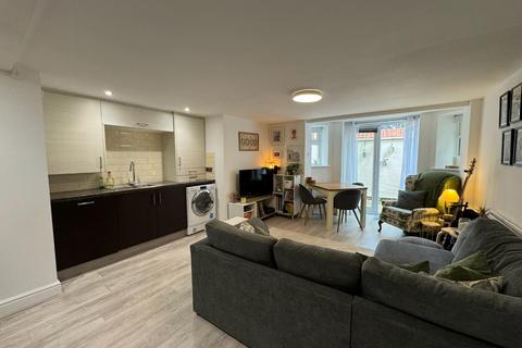 2 bedroom flat for sale, Woodlands Road, Whalley Range