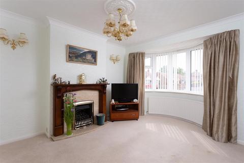 2 bedroom detached bungalow for sale, Canham Grove, York