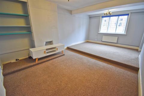 3 bedroom apartment to rent, Church Street, Sheringham