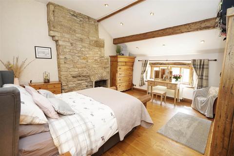 Higher Makinson Farm Sandringham Road, Horwich, Bolton, BL6 6NX